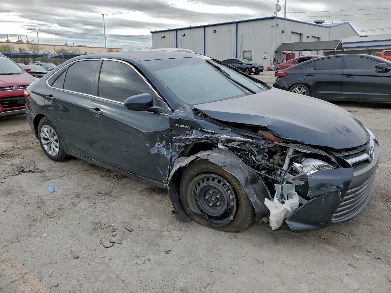 2017 TOYOTA CAMRY HYBRID photo 4