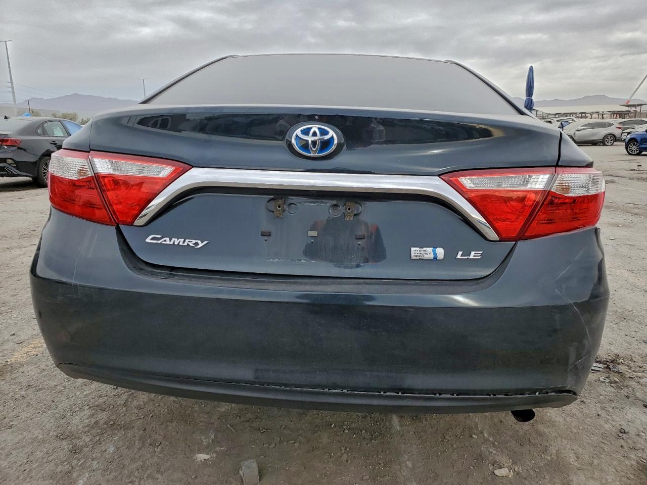 2017 TOYOTA CAMRY HYBRID photo 6
