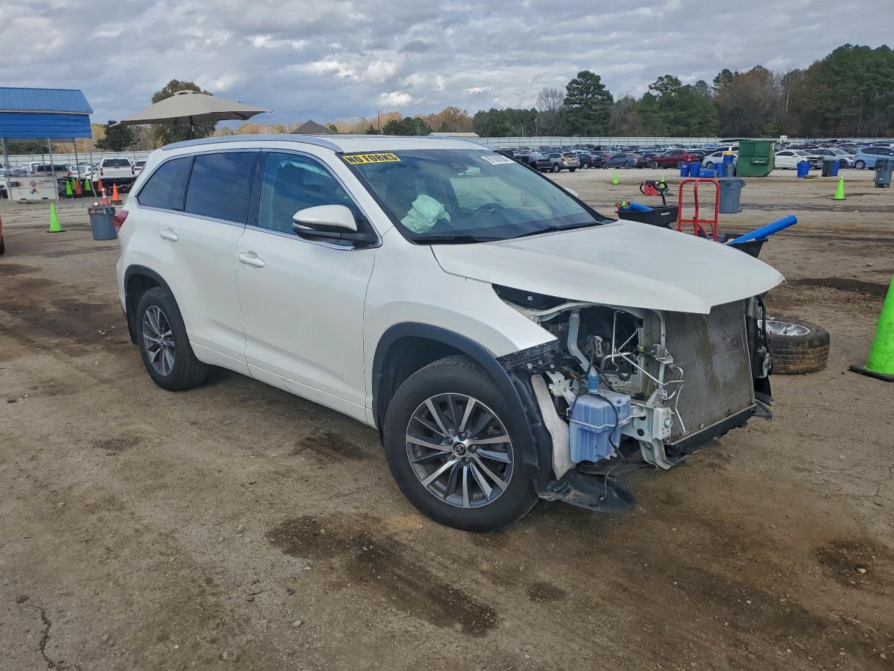 2018 TOYOTA HIGHLANDER SE photo 4