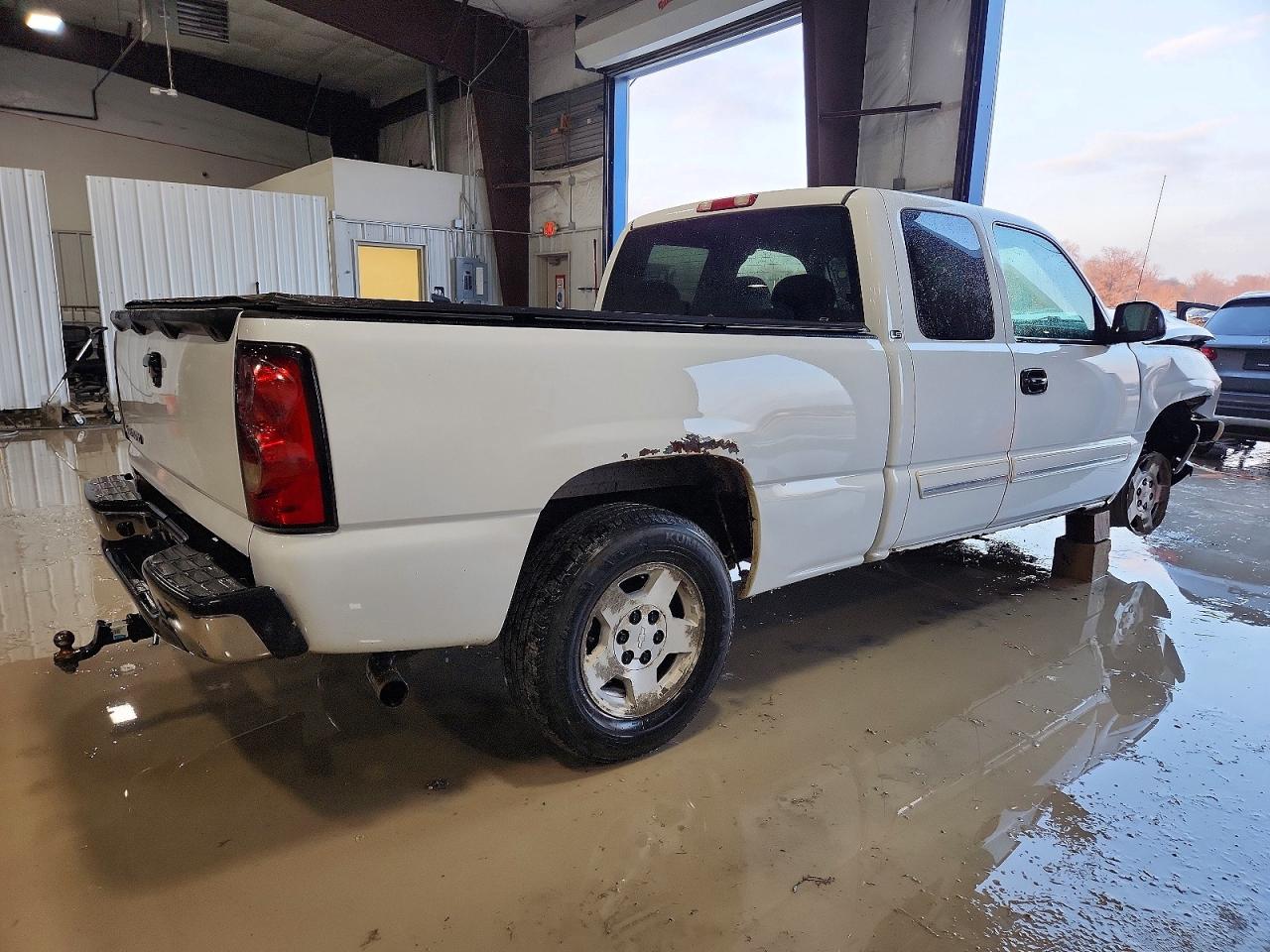 2006 CHEVROLET SILVERADO C1500 photo 3