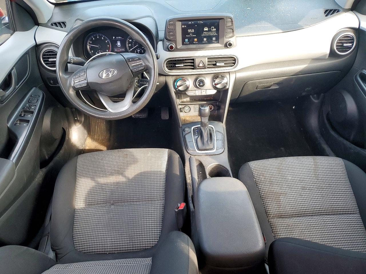 2020 HYUNDAI KONA SE photo 8