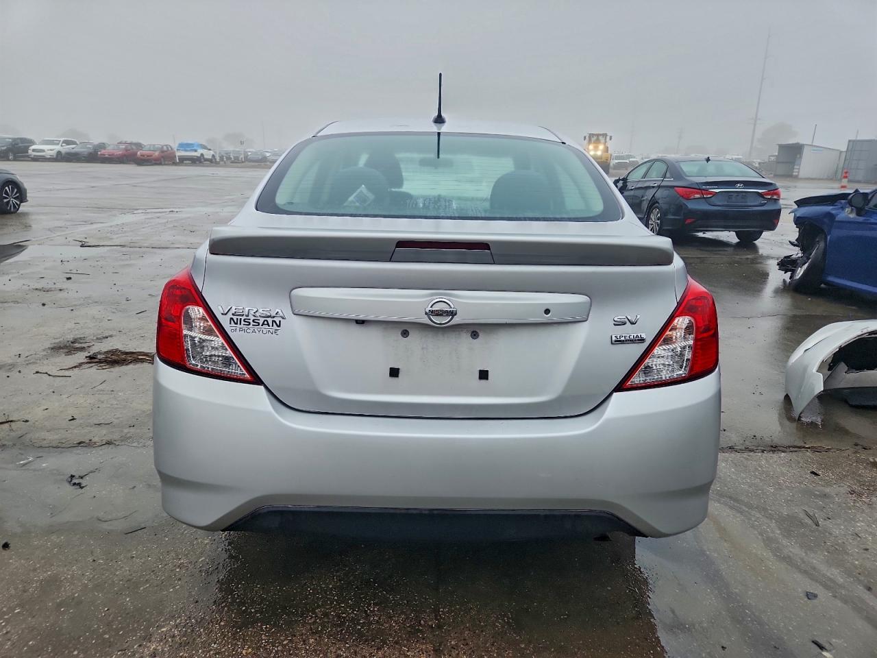2019 NISSAN VERSA S photo 11