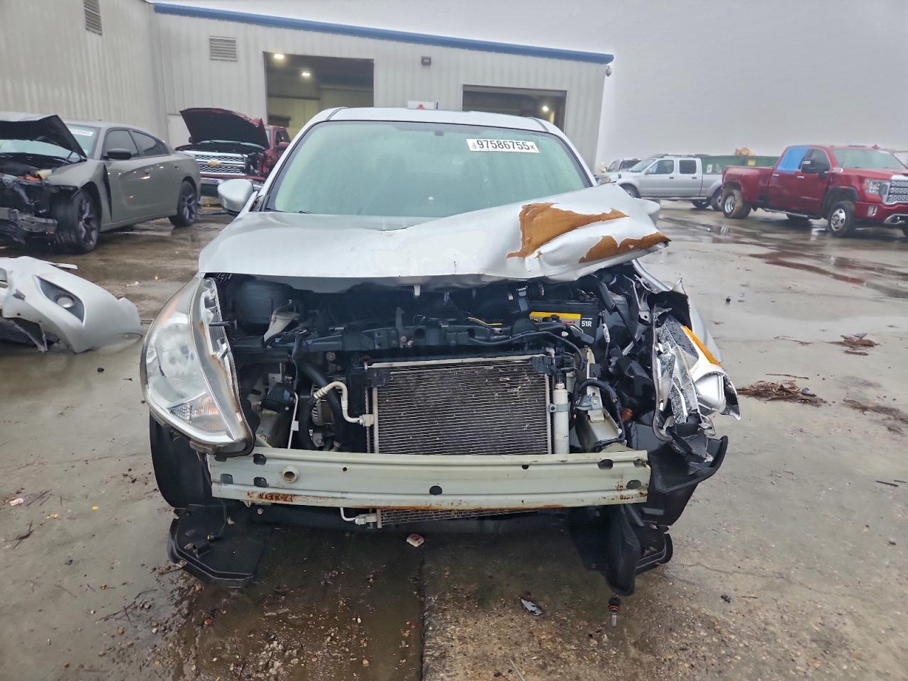 2019 NISSAN VERSA S photo 9