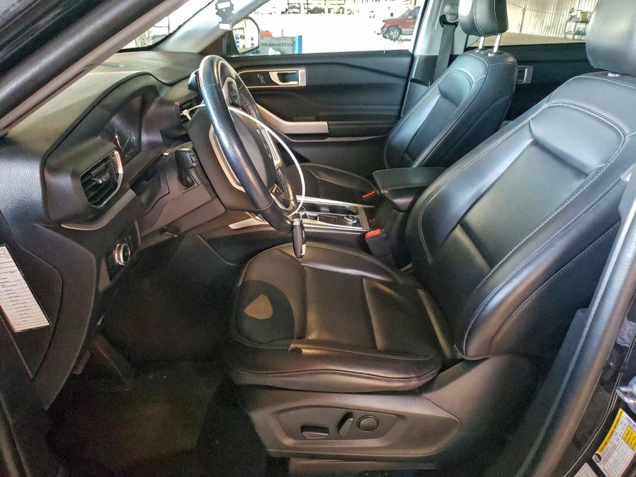 2023 FORD EXPLORER XLT photo 7