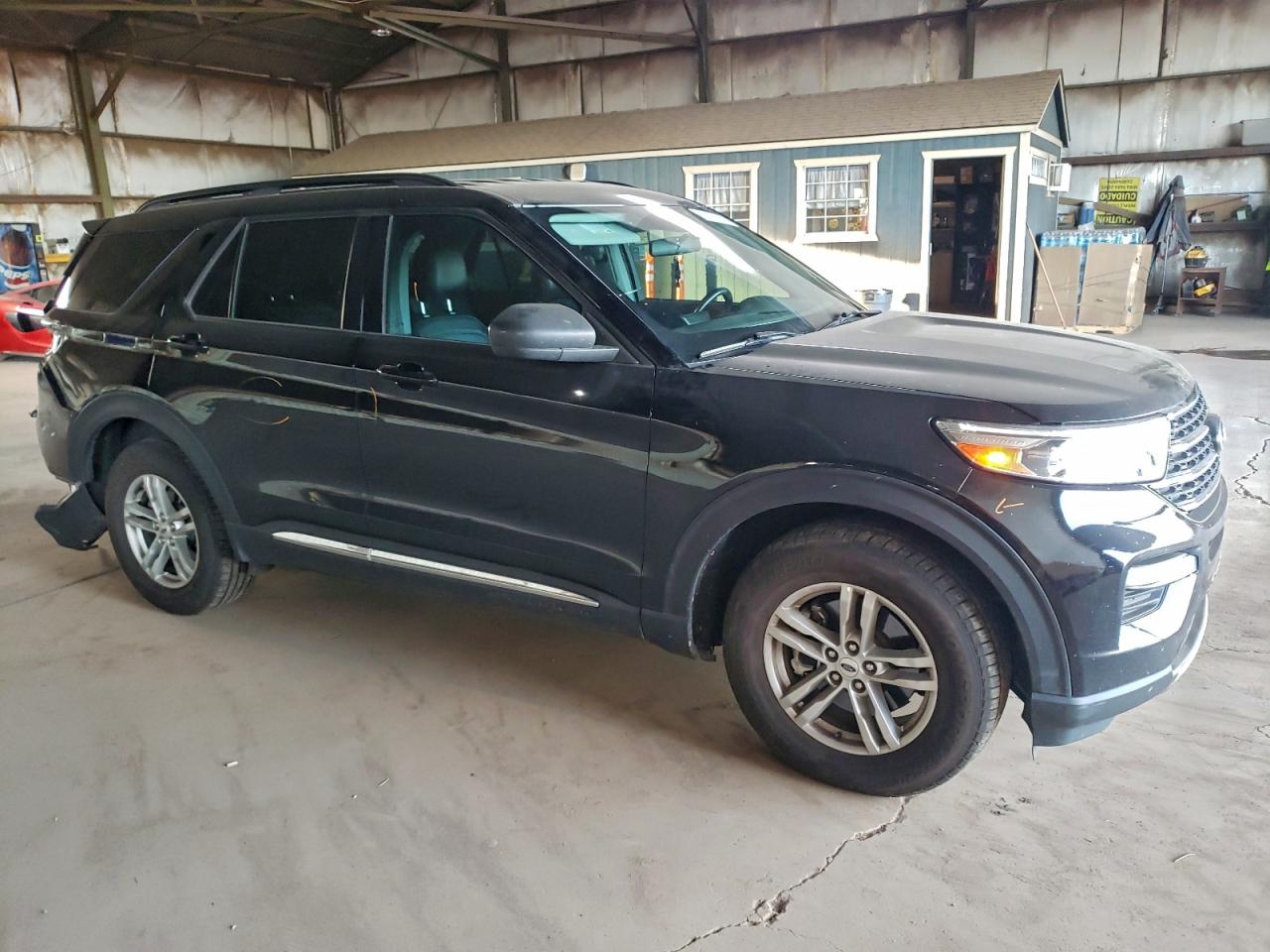 2023 FORD EXPLORER XLT photo 4