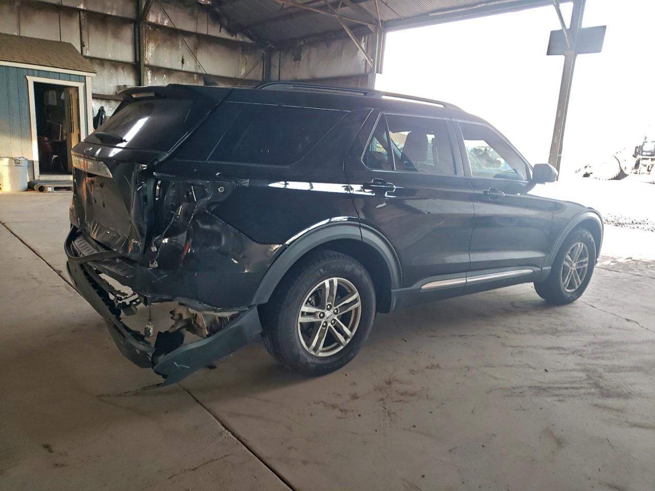 2023 FORD EXPLORER XLT photo 3