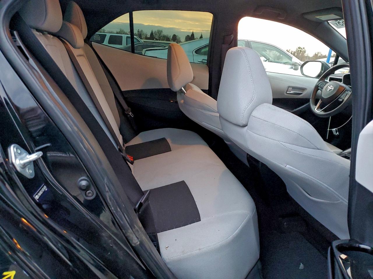 2019 TOYOTA COROLLA SE photo 10