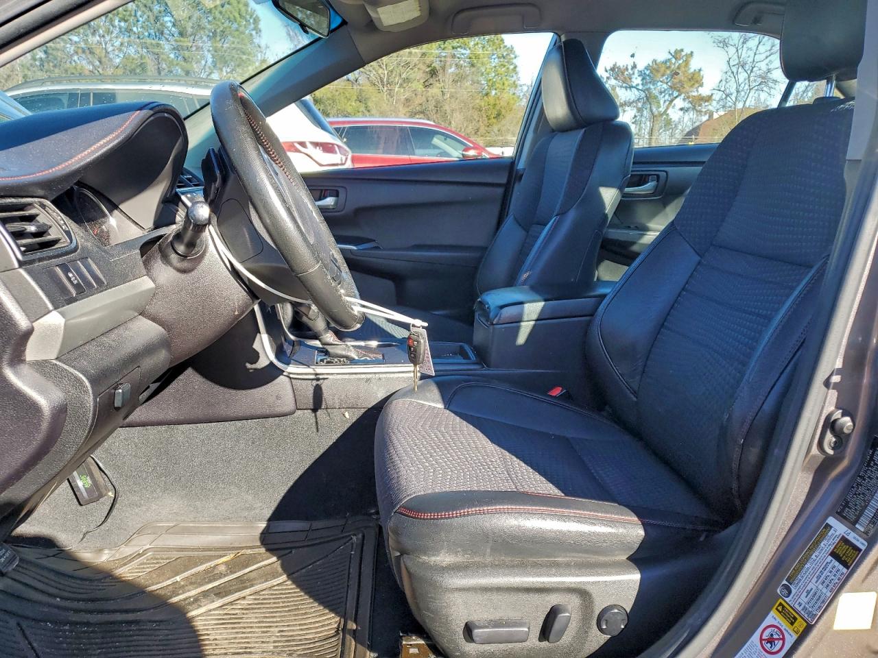 2015 TOYOTA CAMRY LE photo 7