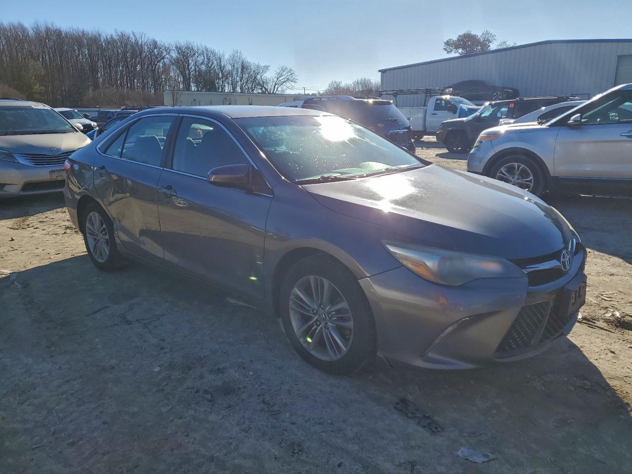 2015 TOYOTA CAMRY LE photo 4