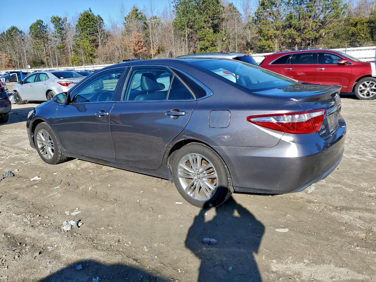 2015 TOYOTA CAMRY LE photo 2