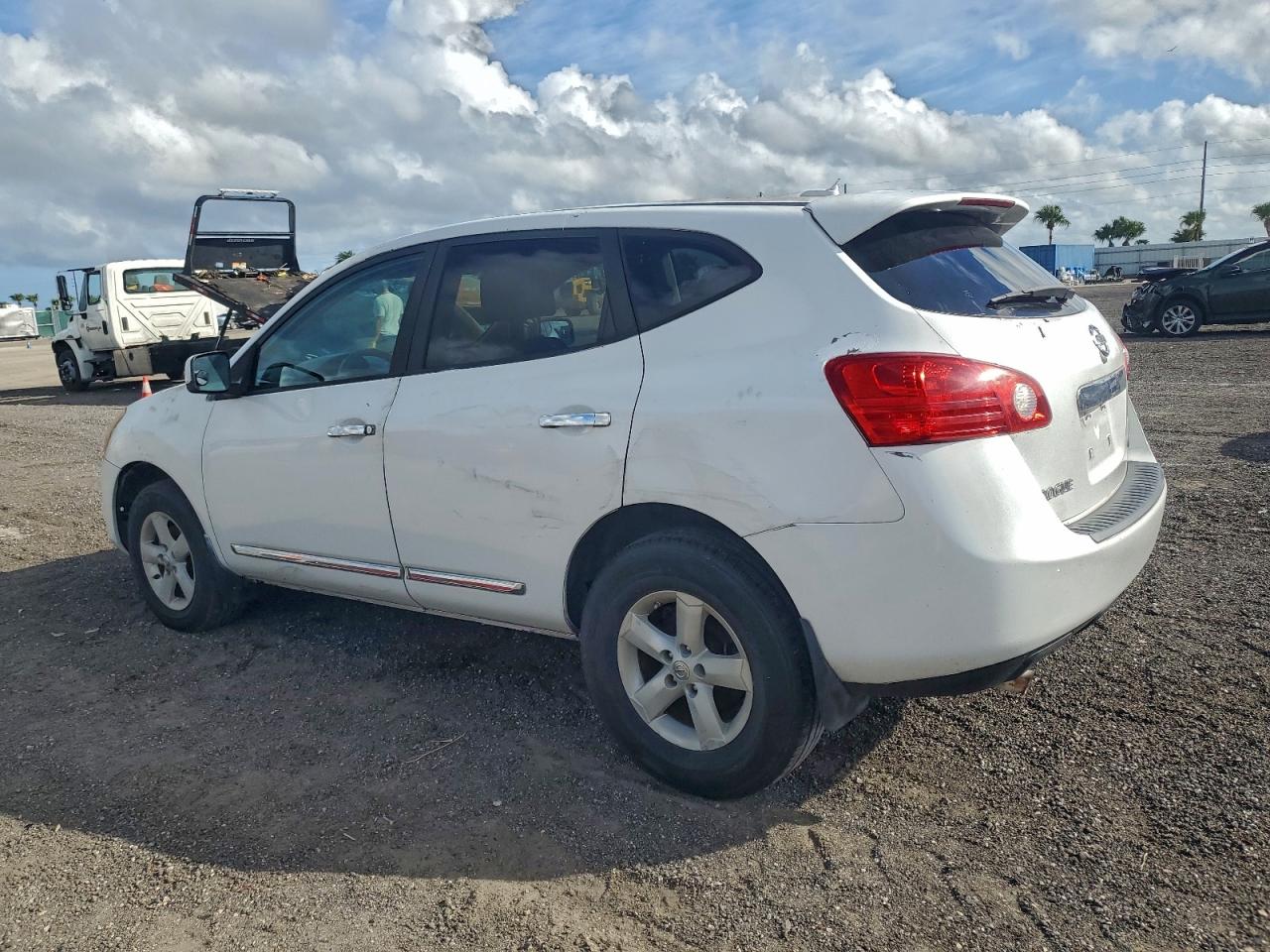 2013 NISSAN ROGUE S photo 2