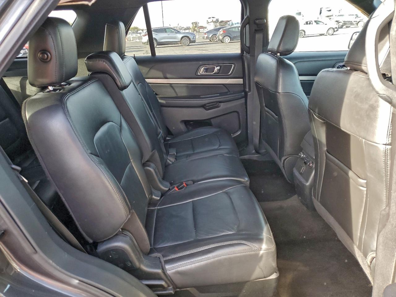 2018 FORD EXPLORER XLT photo 11