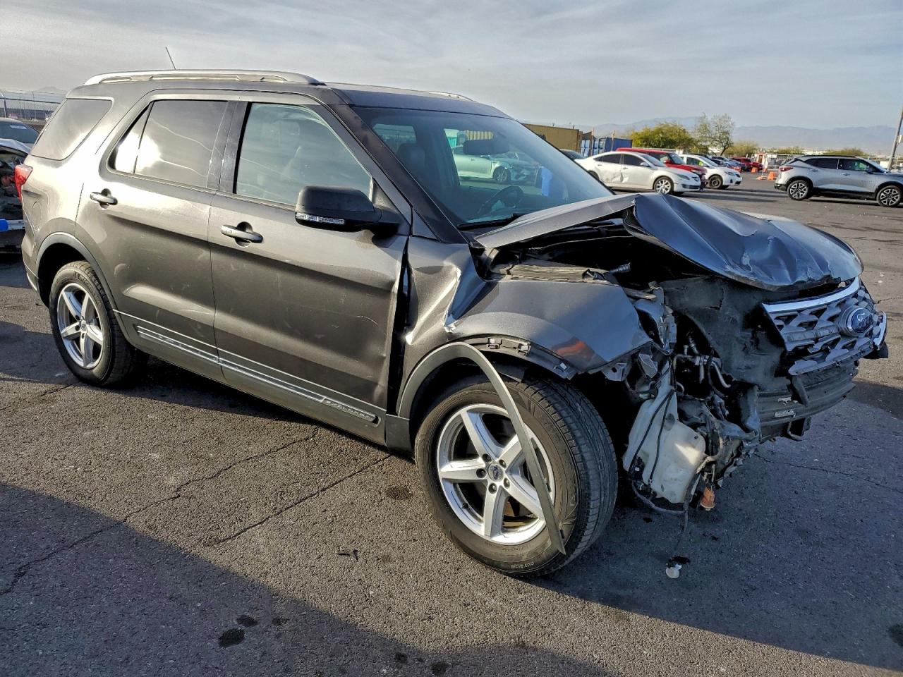 2018 FORD EXPLORER XLT photo 4