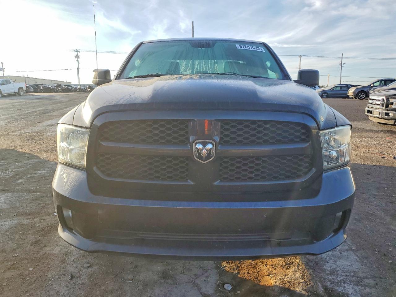 2013 RAM 1500 ST photo 13