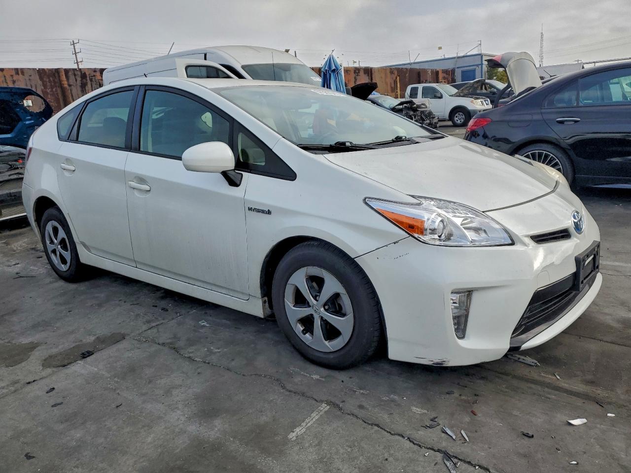 2015 TOYOTA PRIUS photo 7
