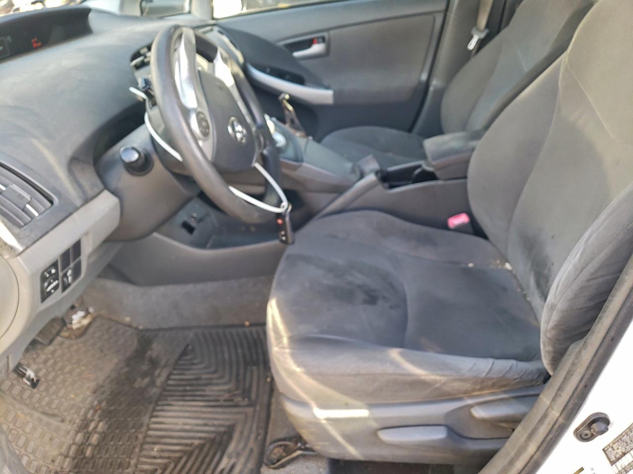 2010 TOYOTA PRIUS photo 19