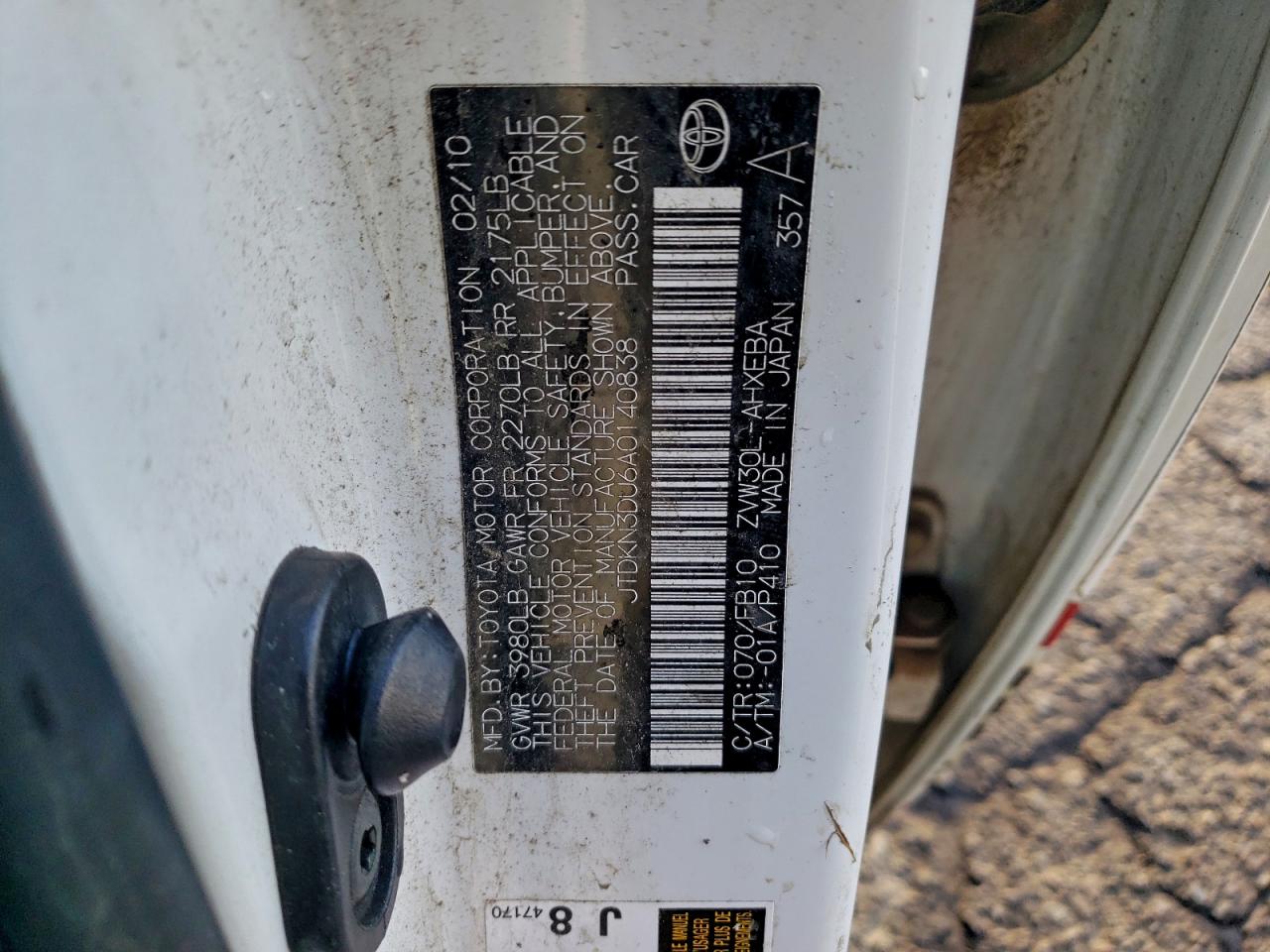 2010 TOYOTA PRIUS photo 34