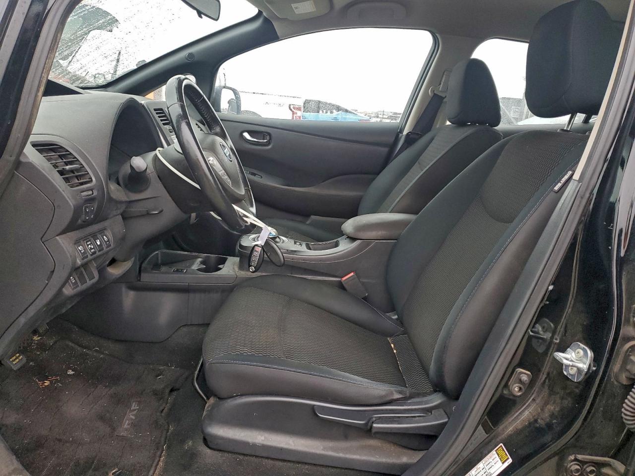 2013 NISSAN LEAF S photo 7