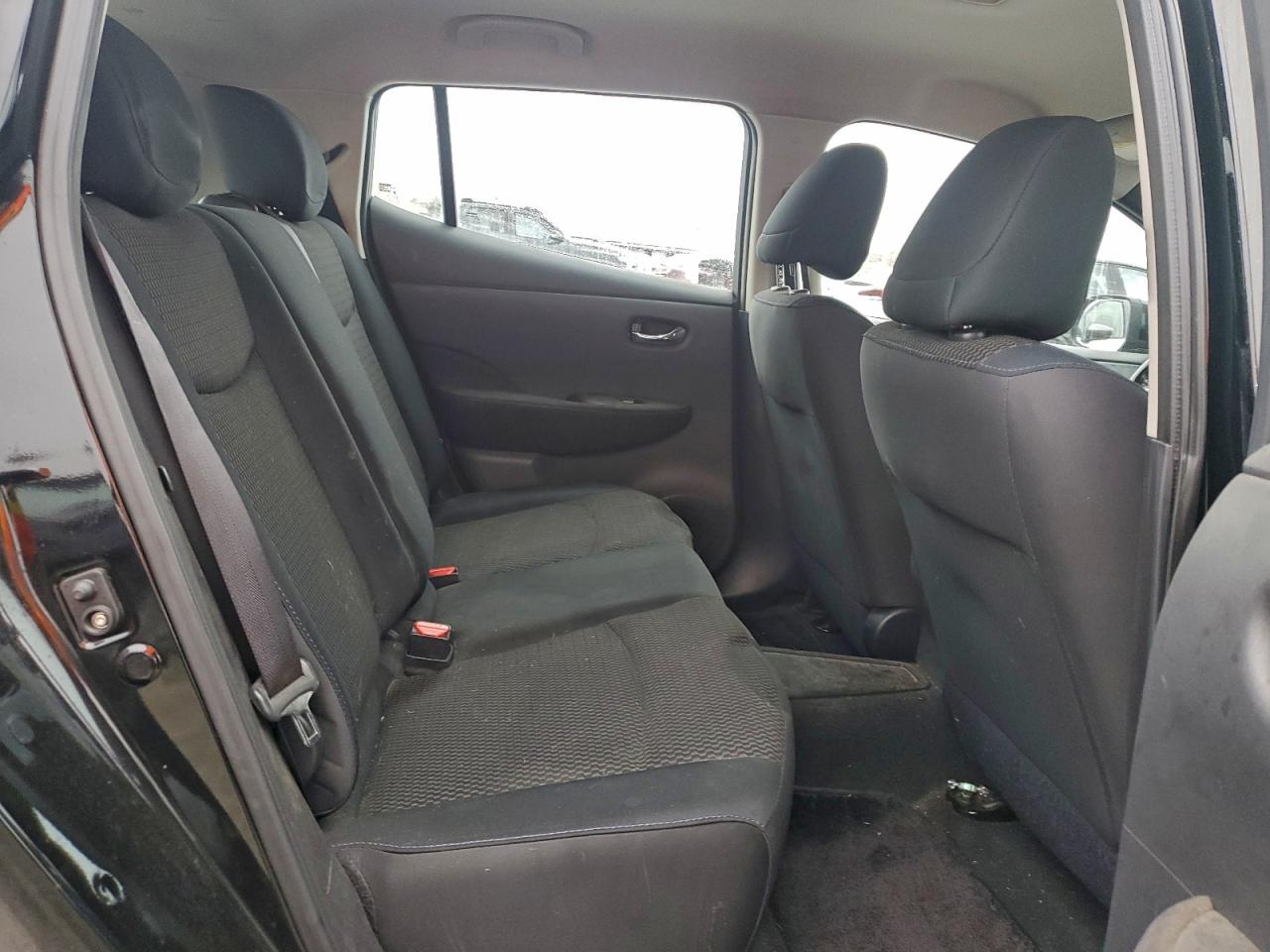 2013 NISSAN LEAF S photo 10