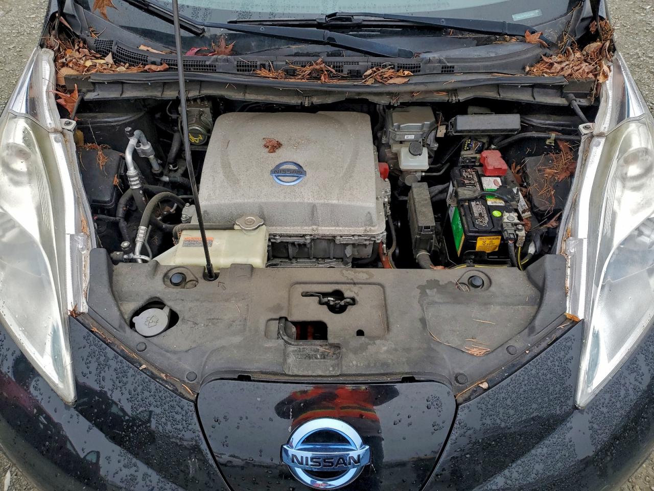 2013 NISSAN LEAF S photo 11