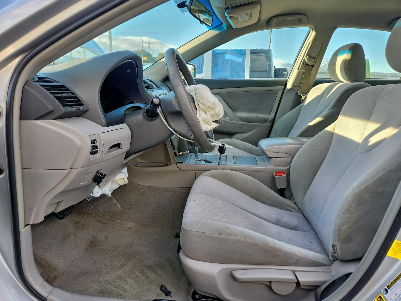 2011 TOYOTA CAMRY BASE photo 19