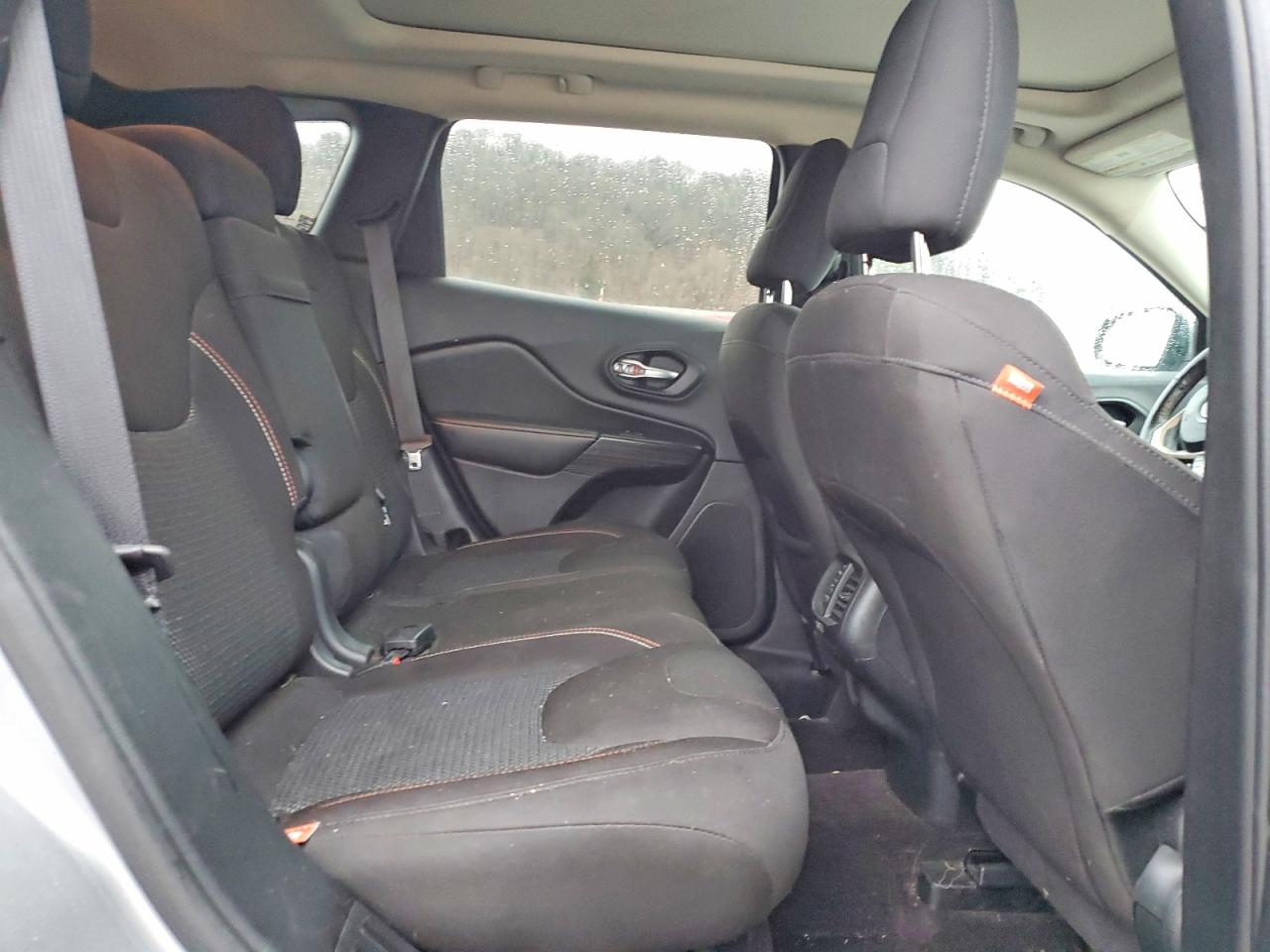 2016 JEEP CHEROKEE LATITUDE photo 11