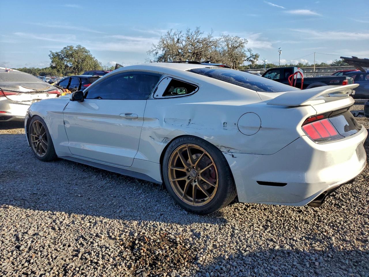 2016 FORD MUSTANG photo 2