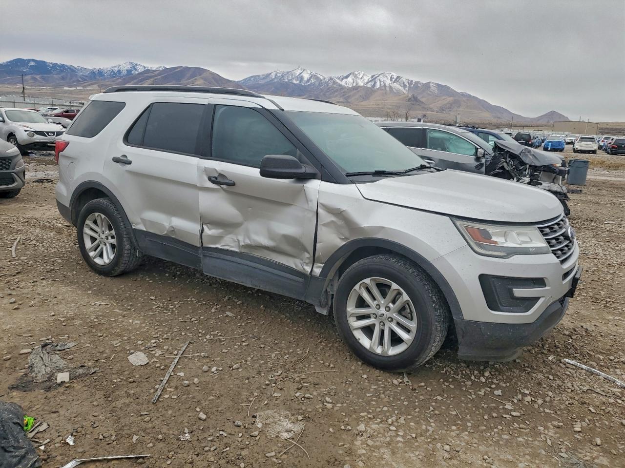 2016 FORD EXPLORER photo 4