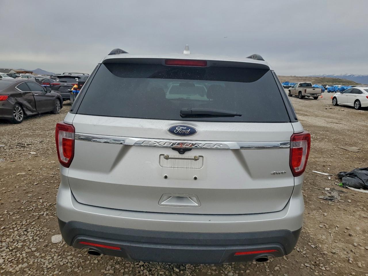 2016 FORD EXPLORER photo 6