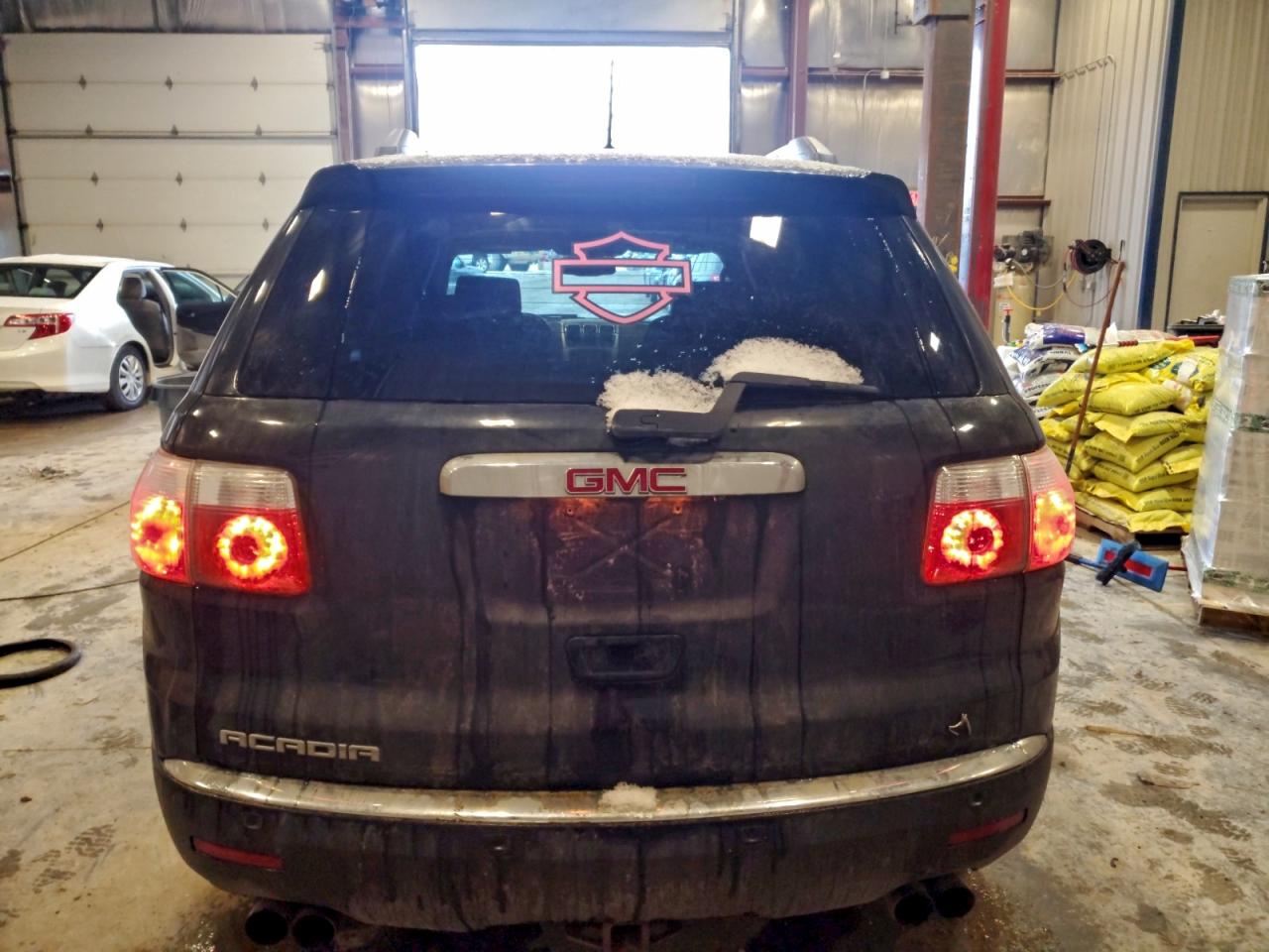 2010 GMC ACADIA SLE photo 16
