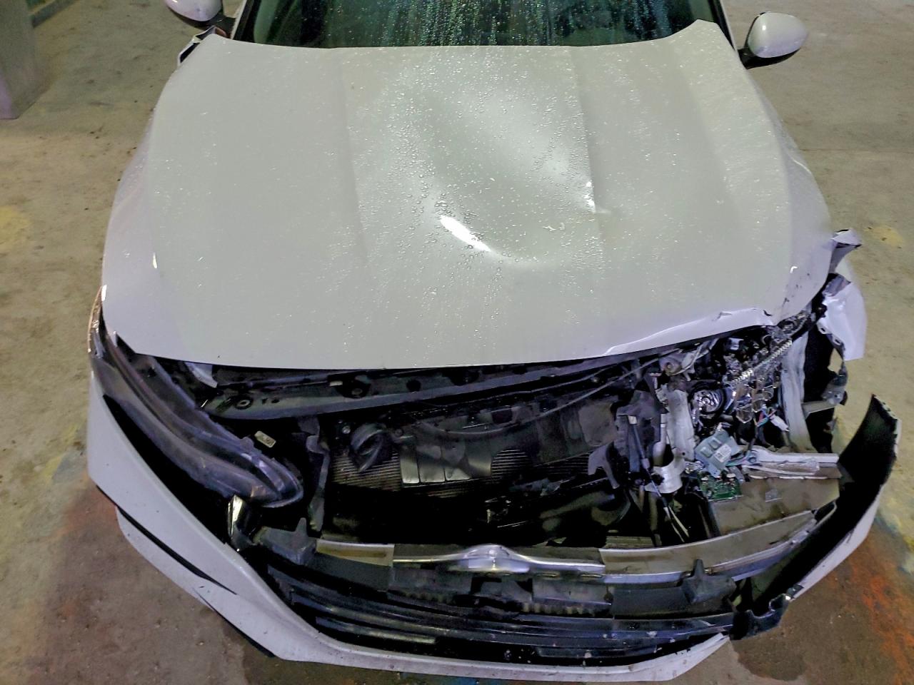 2018 HONDA ACCORD LX photo 11