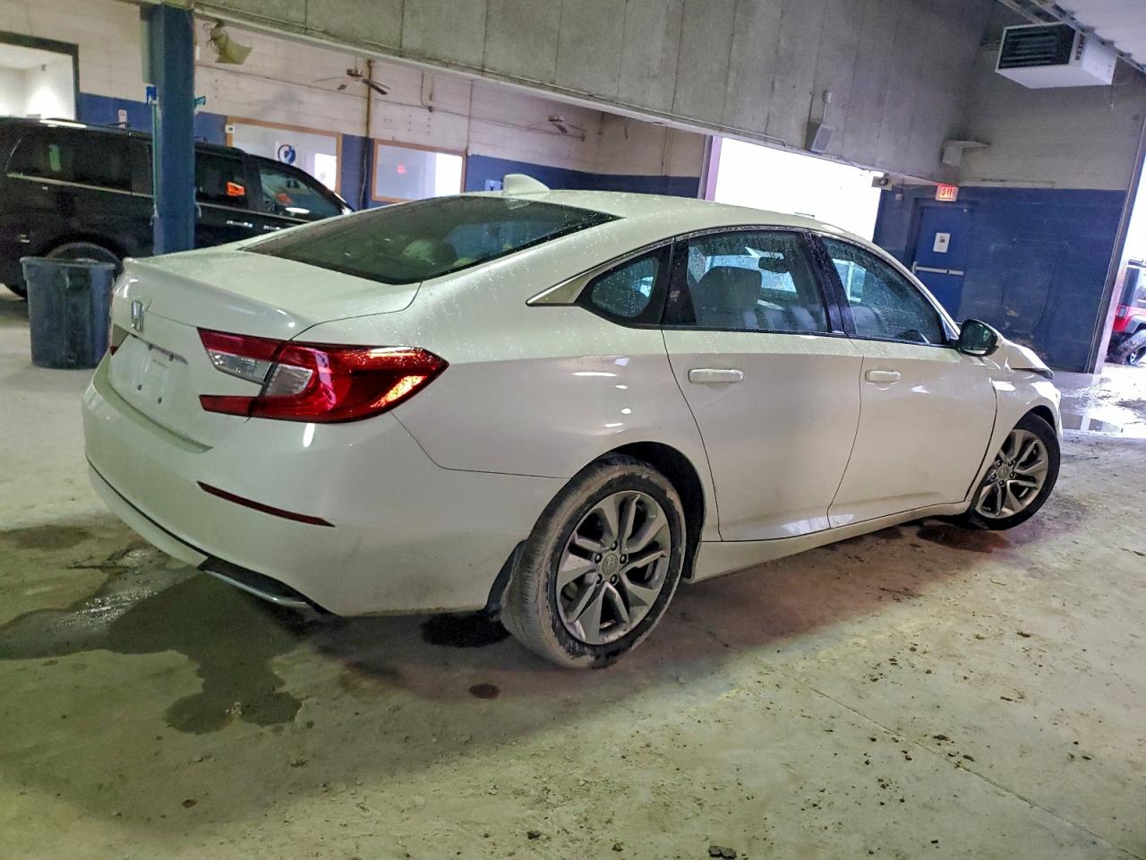 2018 HONDA ACCORD LX photo 3