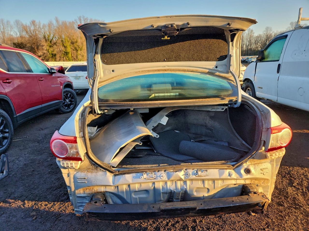 2013 TOYOTA COROLLA BASE photo 11