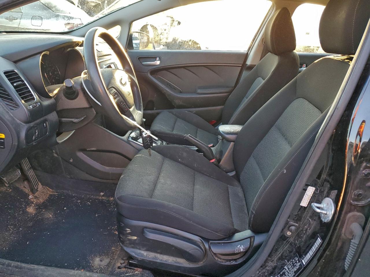 2017 KIA FORTE LX photo 19