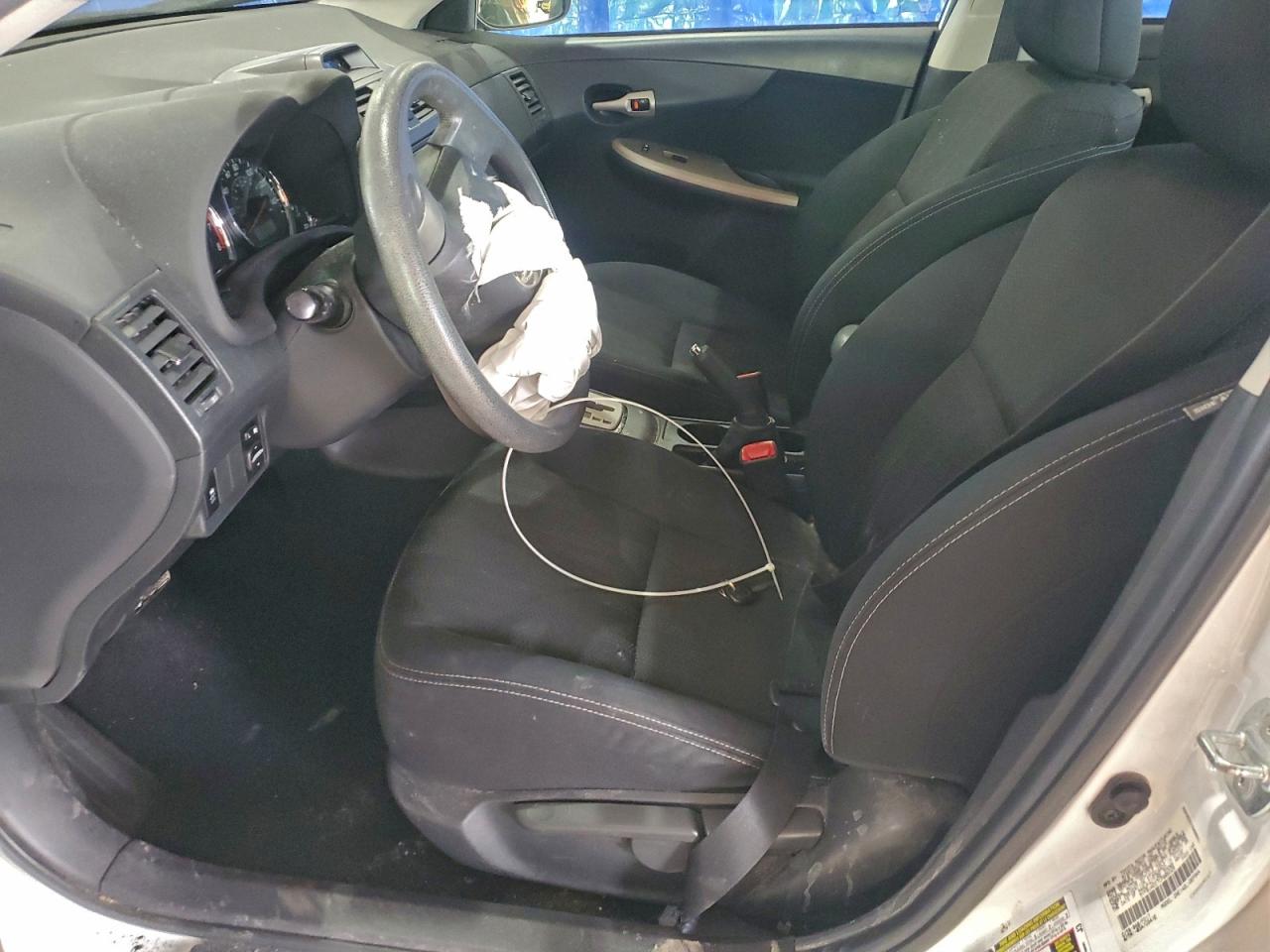 2012 TOYOTA COROLLA BASE photo 7