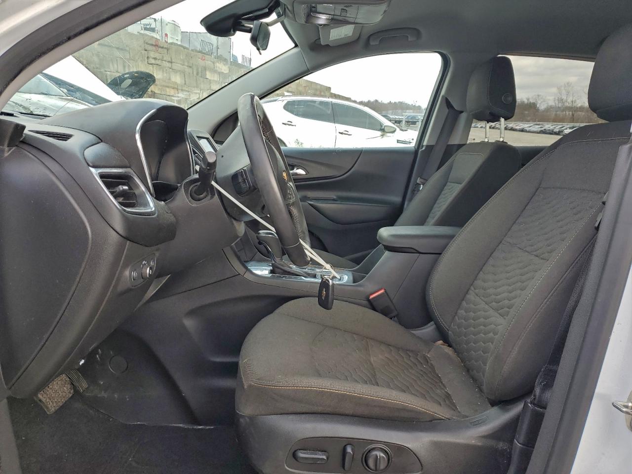 2020 CHEVROLET EQUINOX LT photo 7