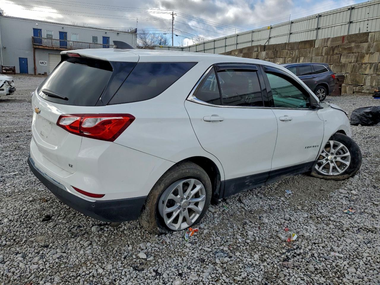2020 CHEVROLET EQUINOX LT photo 3