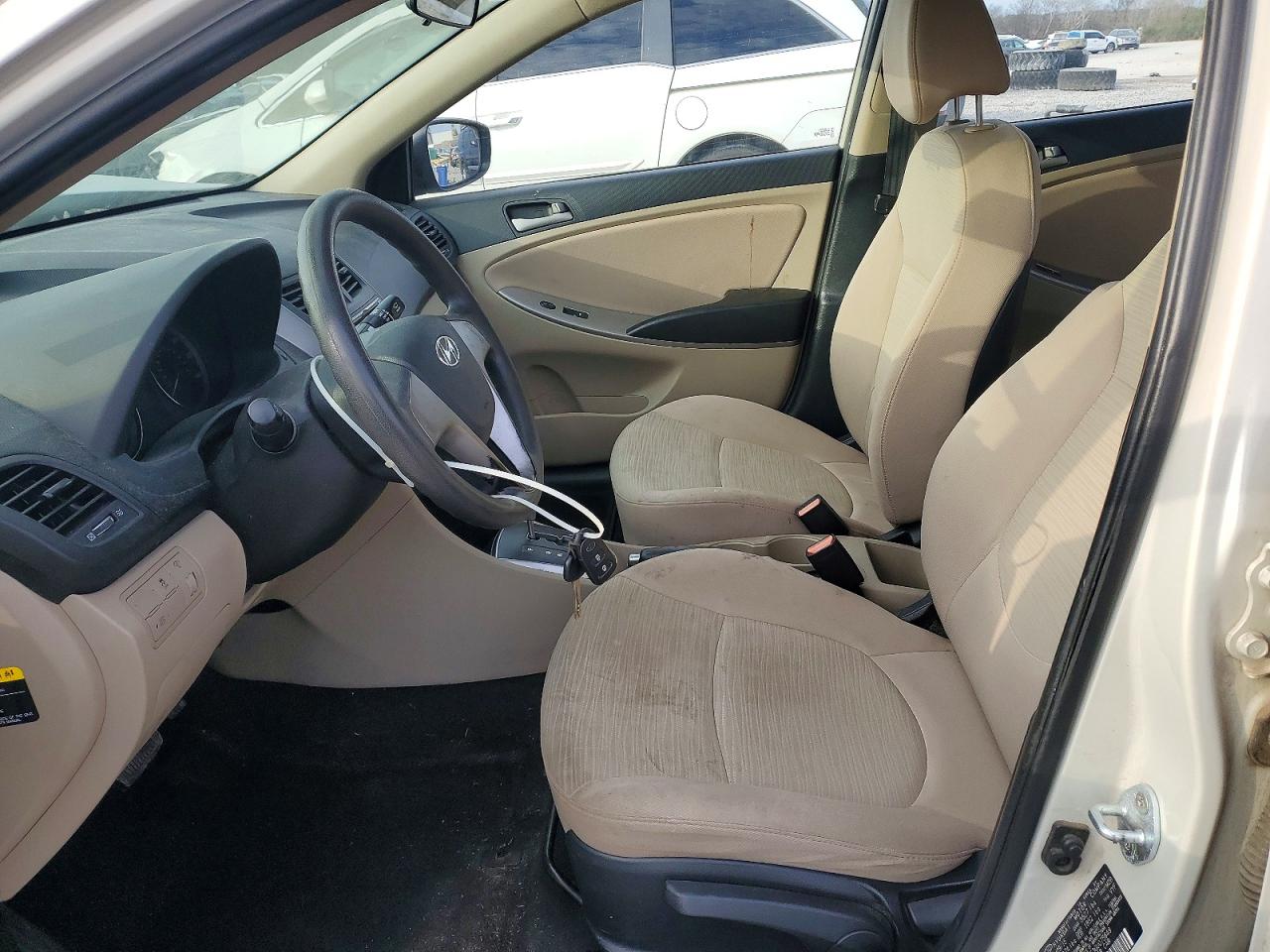 2016 HYUNDAI ACCENT SE photo 13