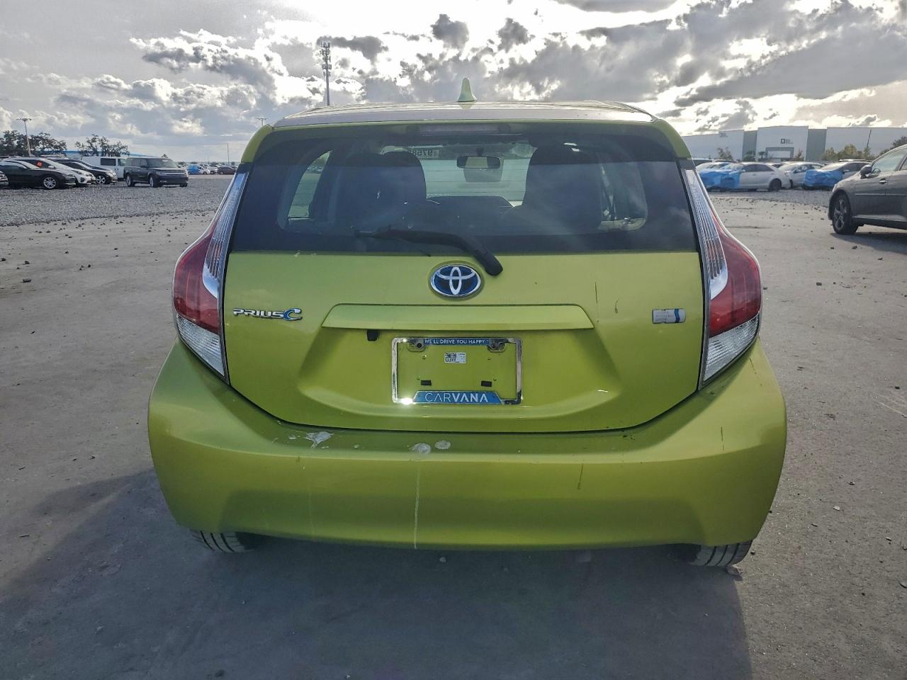 2016 TOYOTA PRIUS C photo 6