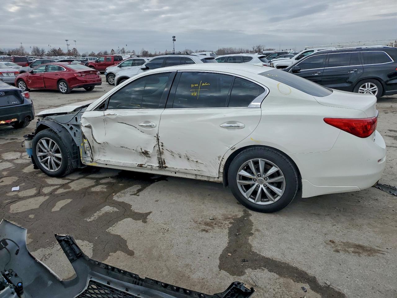 2015 INFINITI Q50 BASE photo 2