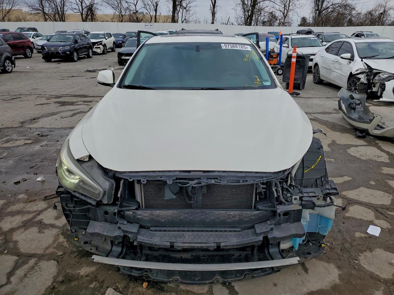 2015 INFINITI Q50 BASE photo 5