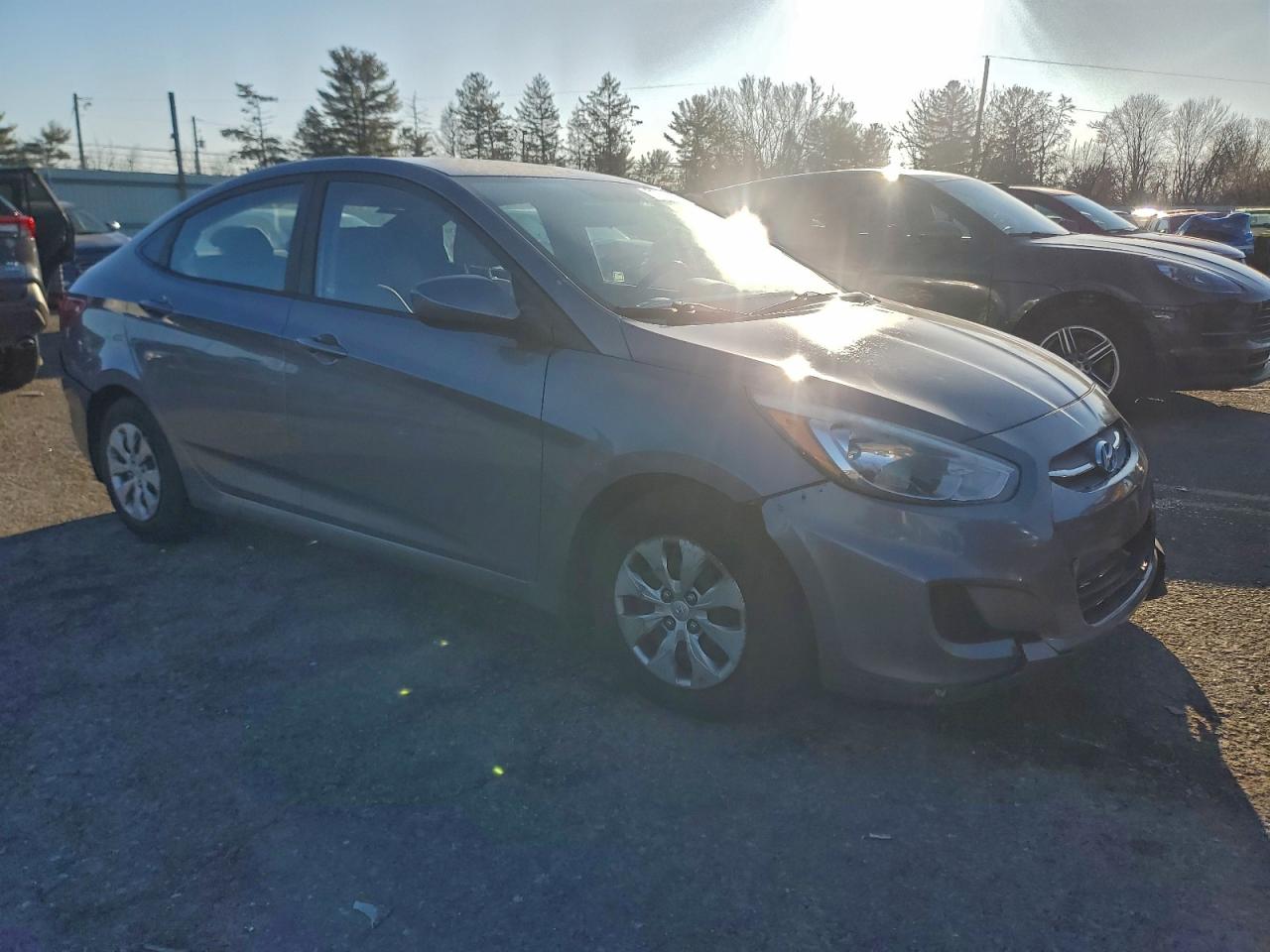 2016 HYUNDAI ACCENT SE photo 4