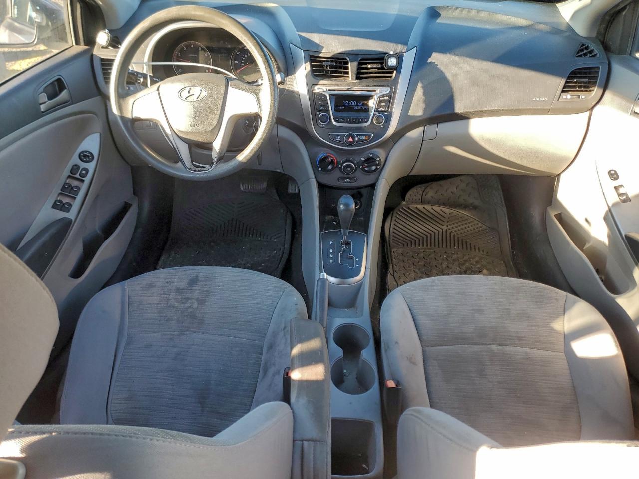 2016 HYUNDAI ACCENT SE photo 8