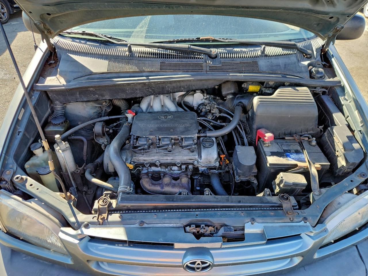 1999 TOYOTA SIENNA CE photo 12