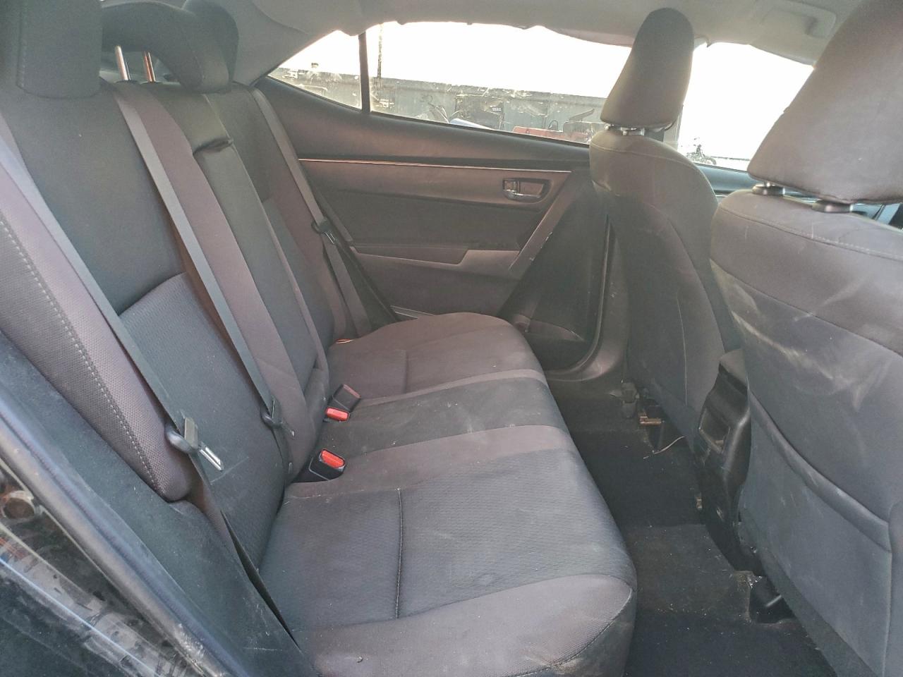 2018 TOYOTA COROLLA photo 10