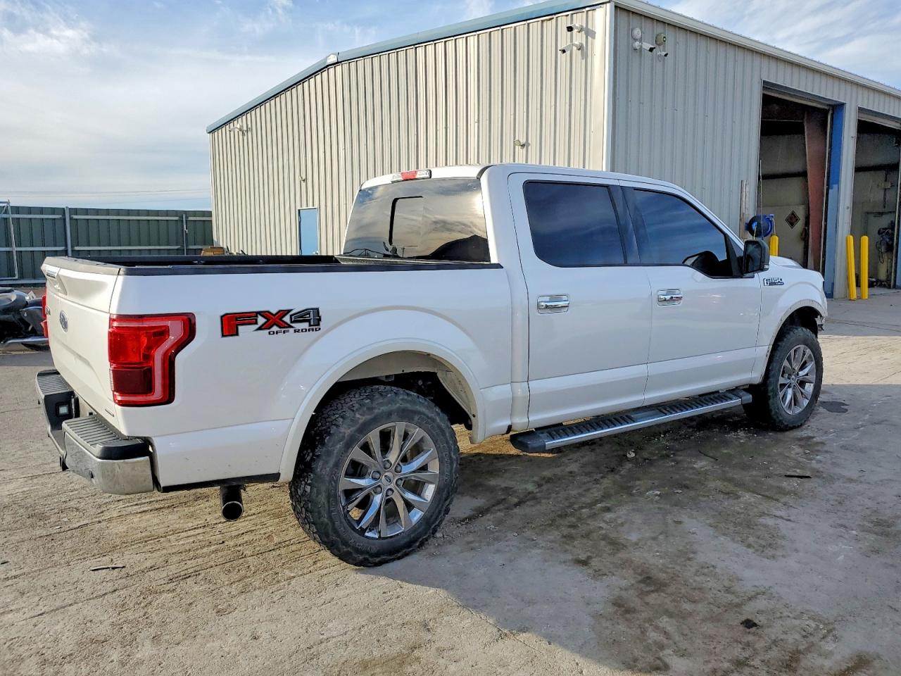 2015 FORD F150 SUPERCREW photo 3