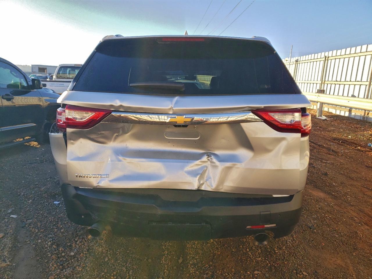 2019 CHEVROLET TRAVERSE LT photo 6