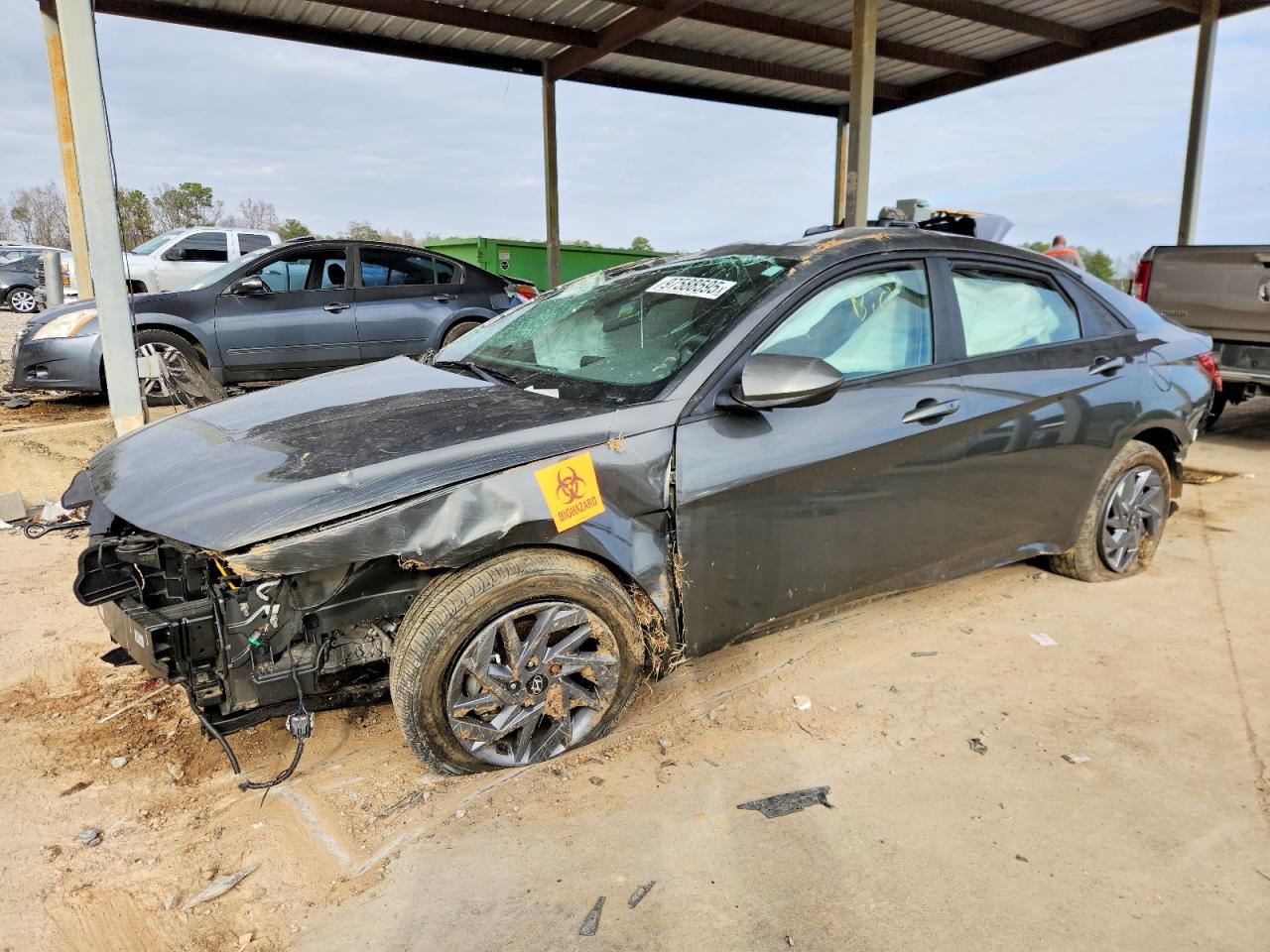 2024 HYUNDAI ELANTRA