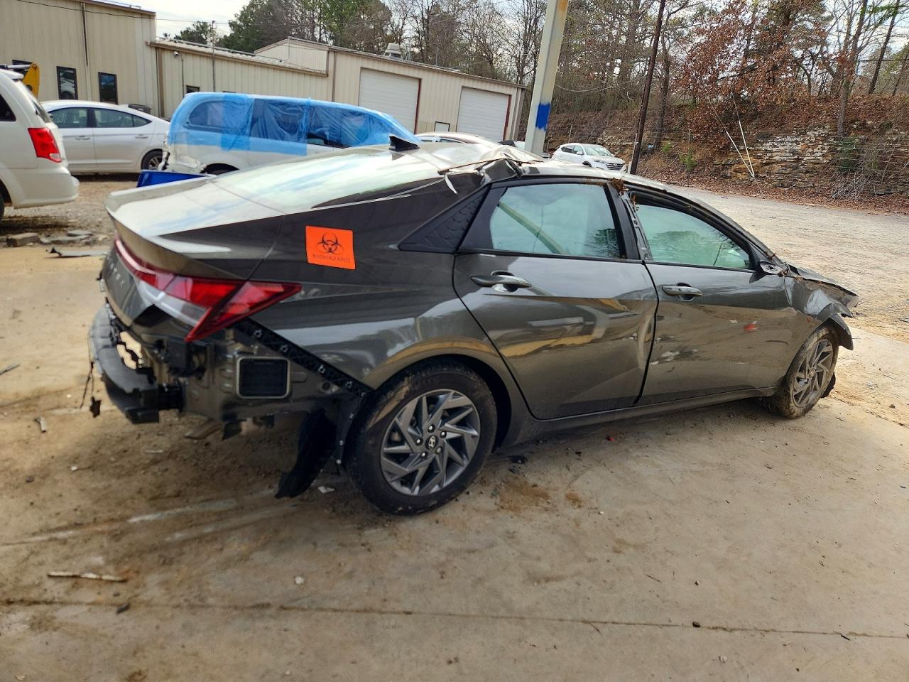 2024 HYUNDAI ELANTRA SEL photo 3