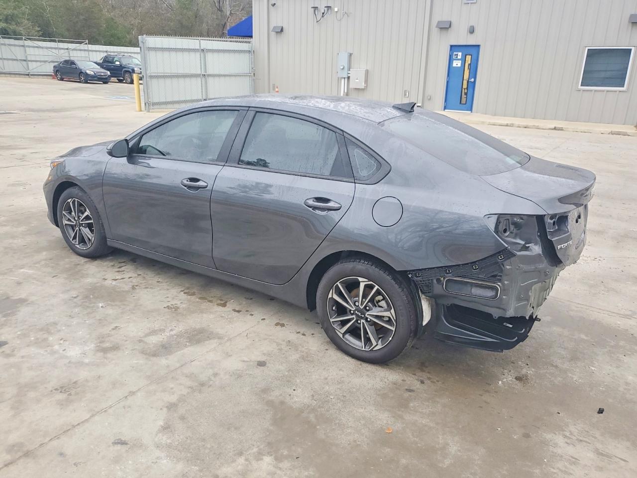 2024 KIA FORTE LXS photo 2
